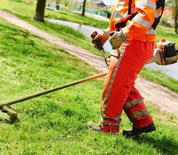Commercial Grounds Maintenance Services Liverpool & UK Oculus FM